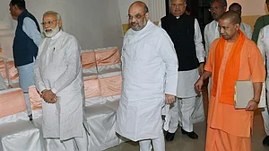 मोदी और अमित शाह के बीच उभरे मतभेद, योगी आदित्यनाथ हैं वजह?