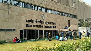 विमर्श के दायरे से बाहर हैं शिक्षा से जुड़े कई अहम सवाल