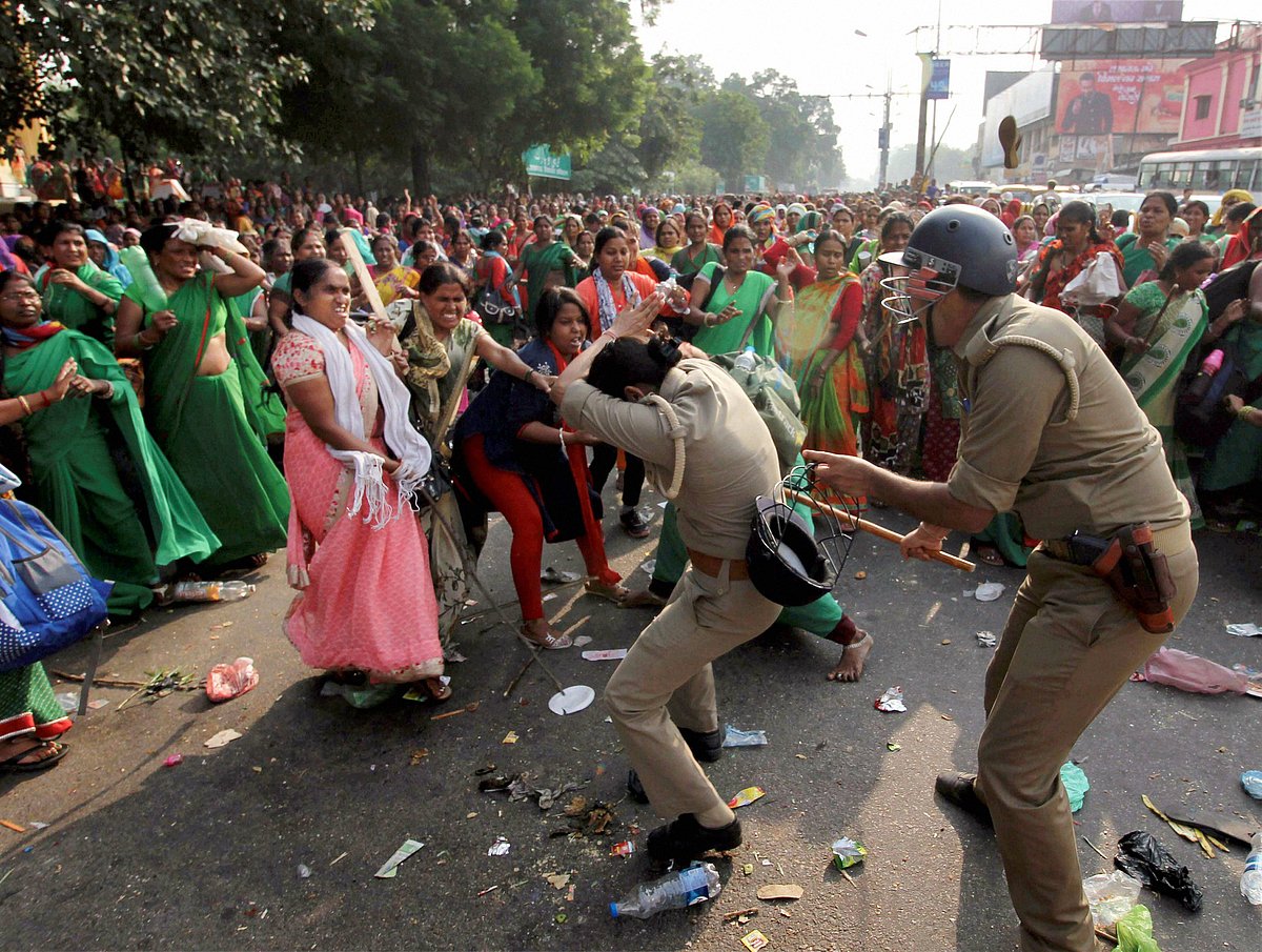 हाईवे पर उतरे लड़ाकू, और छठ पूजा का उत्सव