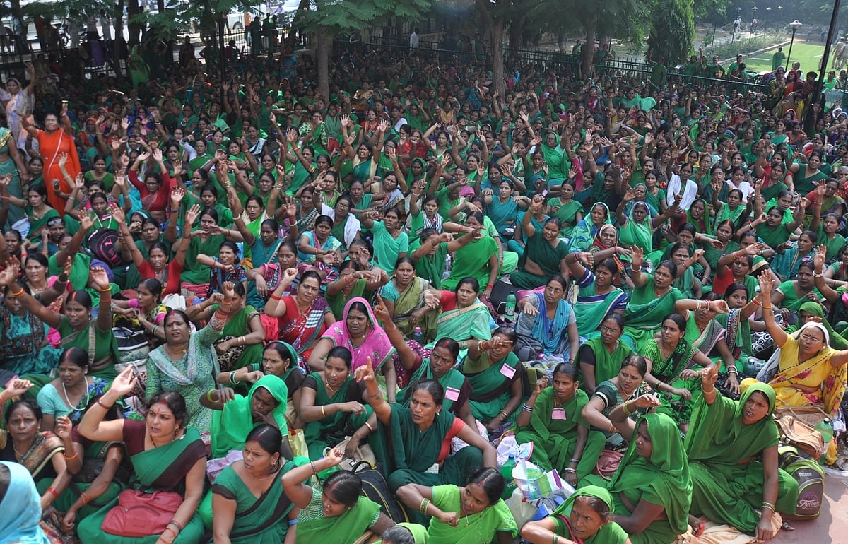 शांति, खूबसूरती और विरोध, ऐसा रहा आज का दिन