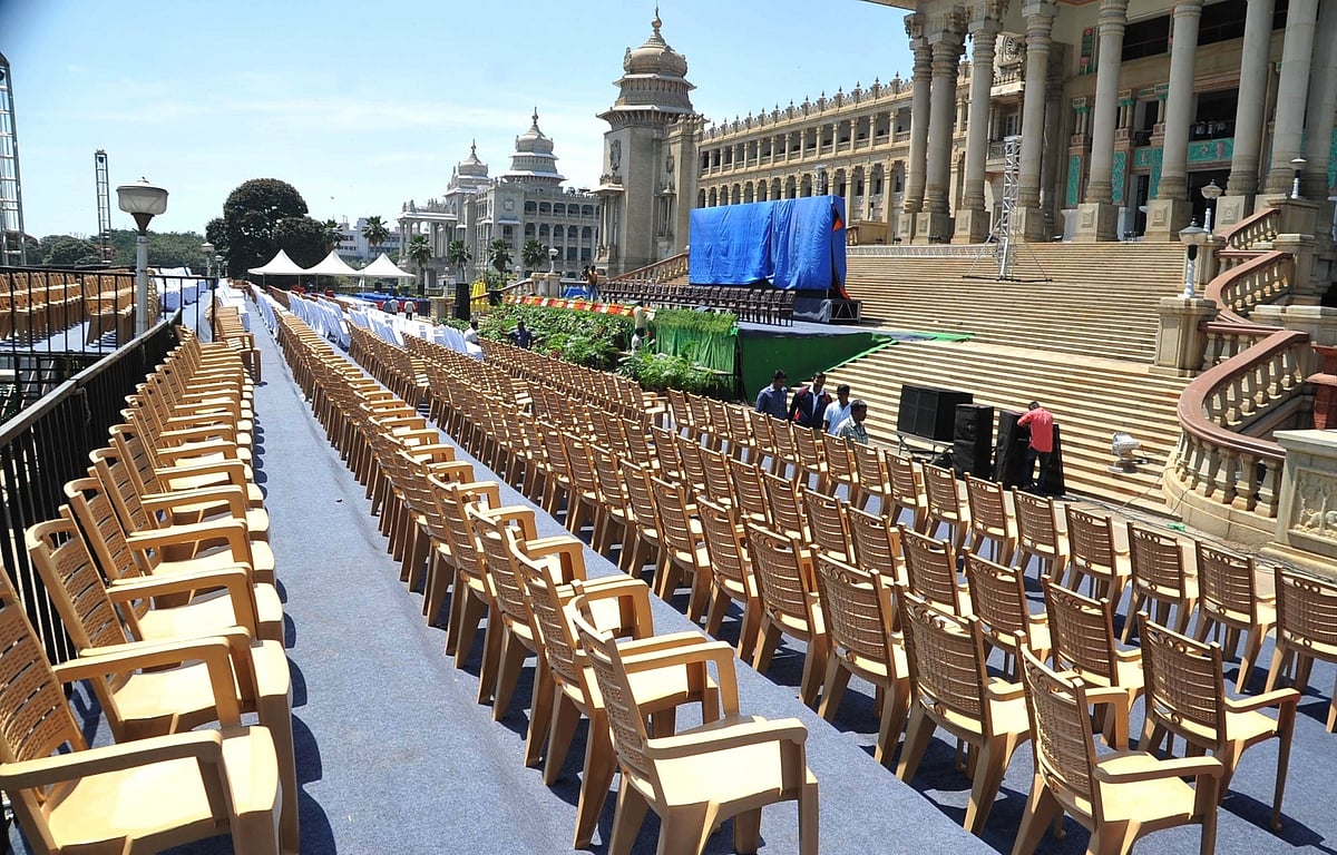 शांति, खूबसूरती और विरोध, ऐसा रहा आज का दिन