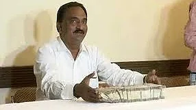 गुजरात में बीजेपी की खुली पोल, पाटीदार आंदोलन के नेता को खरीदने की कोशिश