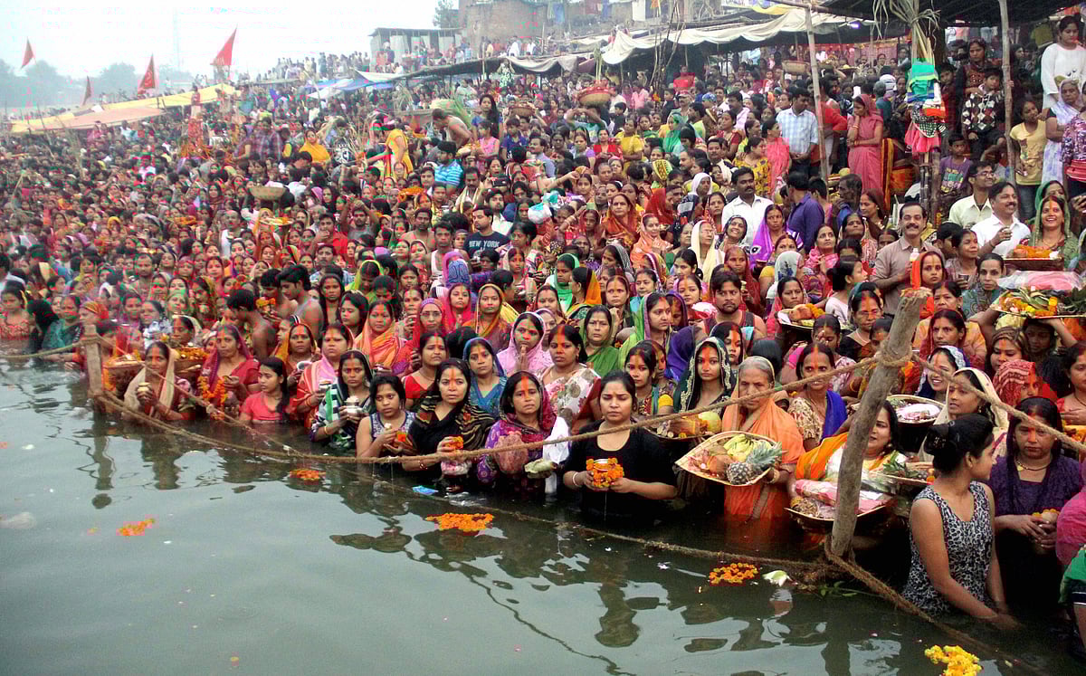 Chhath Puja: छठी मइया कौन हैं, क्यों दिया जाता है सूर्यदेव को अर्घ्य? जानें छठ का इतिहास, महत्व-पौराणिक कथाएं