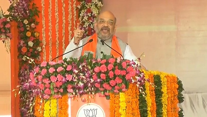न कोई ऐलान, न कोई वादा, सिर्फ जुमलों की बारिश करके ही गुजरात से लौट गए मोदी