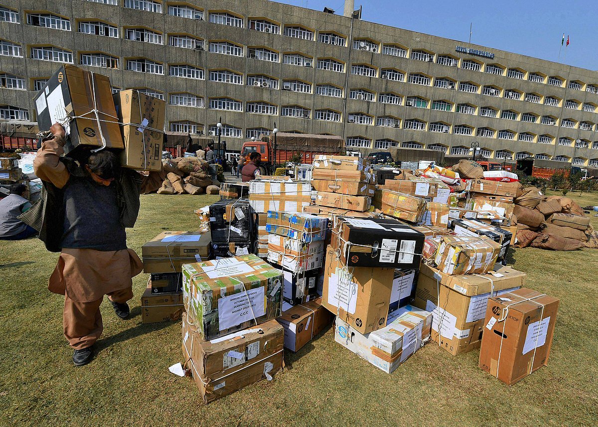 कहीं संगीत, तो कहीं प्रदर्शन, ऐसा रहा 28 अक्टूबर 2017