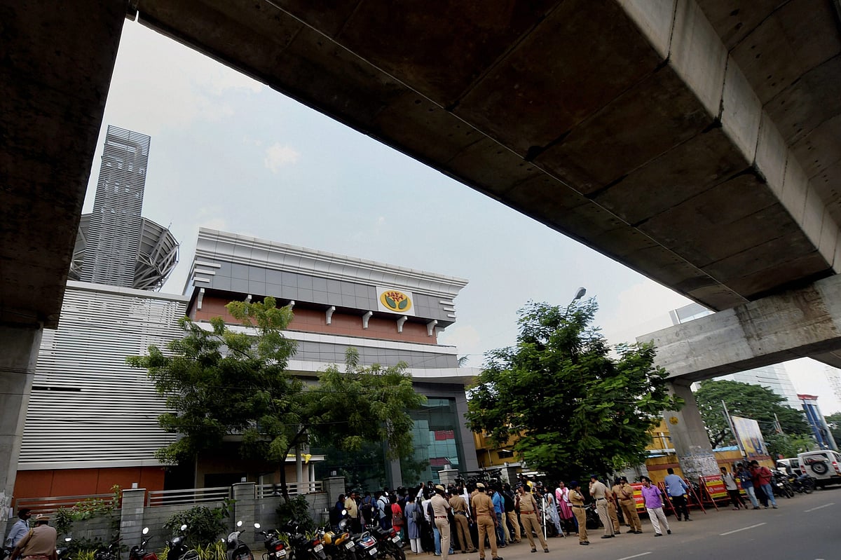 मेहमान, लोकतंत्र और जागरुकता...