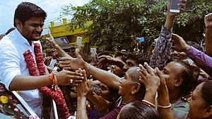 गुजरात में बीजेपी ने मीडिया को दिया है अमित शाह के खिलाफ खबर न दिखाने का आदेश: हार्दिक पटेल