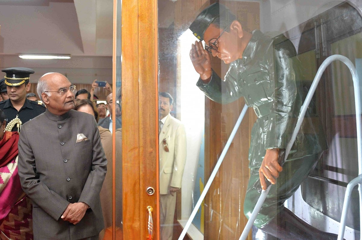 तस्वीरों में जीवन, विरोध की आवाजें हक की मांग...ऐसा रहा 22 नवंबर 2017