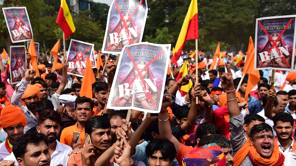 फोटो/ बेंगलुरु में फिल्म पद्मावती के खिलाफ विरोध प्रदर्शन 