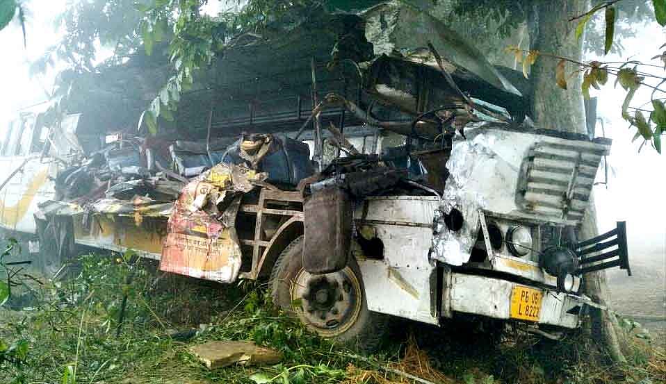 नोटबंदी की बरसी: पूरे देश ने मनाया काला दिवस