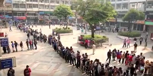 वीडियो : एक साल गुजरने के बावजूद अब भी #भुगत_रहा_है_देश 