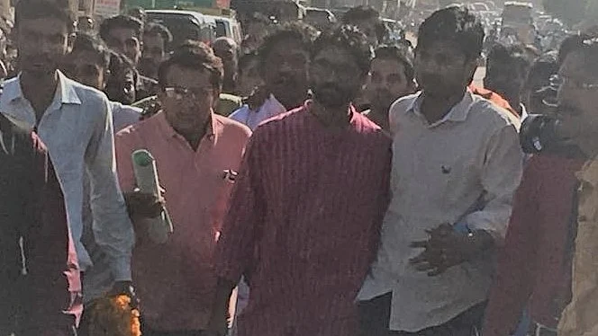 फोटो : जिग्नेश मेवानी के फेसबुक पेज से साभार