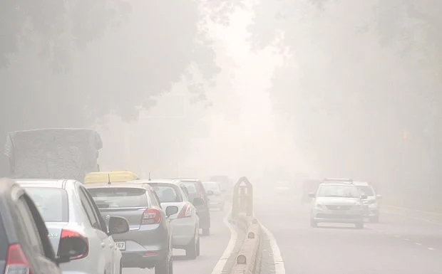 महीने भर से दिल्ली की हवा होती रही बद्तर, लेकिन सोती रही केजरीवाल सरकार