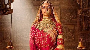 ‘पद्मावती’: करणी सेना के लोगों की गिरफ्तारी की मांग, चित्तौड़गढ़ किले में प्रवेश पर लगी रोक