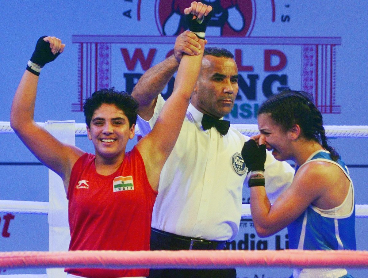 तस्वीरों में जीवन, विरोध की आवाजें हक की मांग...ऐसा रहा 22 नवंबर 2017