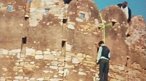 खतरनाक मोड़ पर पहुंचा ‘पद्मावती’ का विरोध, नाहरगढ़ किले से लटकी मिली युवक की लाश