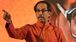 यूपी में बीजेपी की डर्टी पॉलिटिक्स, ईवीएम जिसे चाहेगी वही जीतेगा: शिवसेना