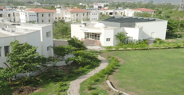 एमपी में एक और व्यापमं, बिना परीक्षा के लॉ पास कर गए छात्र, दो बने जज