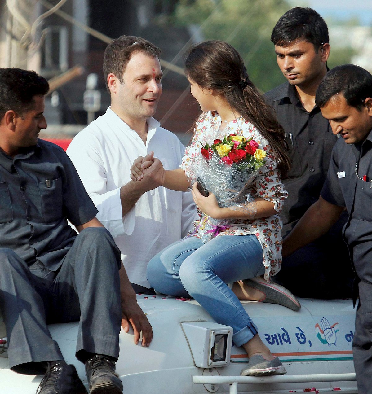 तस्वीरों में कैद कुछ खूबसूरत लम्हे 1 नवंबर, 2017 के