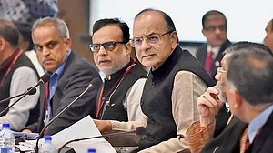 गुजरात चुनाव के लिए मोदी सरकार ने जीएसटी पर घुटने टेके, घटाई दरें, फैसले के खिलाफ हाईकोर्ट में याचिका दायर