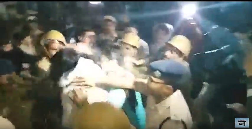 राजकोट पहुंचे कांग्रेस नेता और सांसद राजीव सातव को हिरासत में लिया गया  