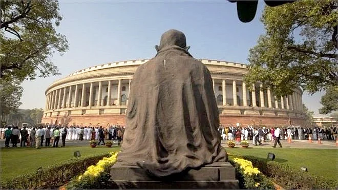 मेघनाद देसाई का लेखः भारत की राजनीतिक पहचान है लोकतंत्र