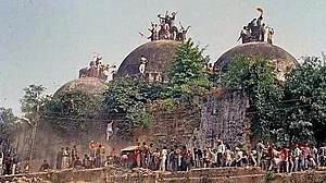 अयोध्या विवादः 8 फरवरी 2018 को होगी फिर से सुप्रीम कोर्ट में सुनवाई