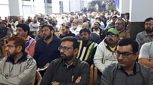 सूरत डायरी: गुजरात चुनाव के प्रथम चरण के मतदान से पहले बीजेपी के खिलाफ अंडरकरंट, लोगों को ईवीएम में गड़बड़ी का डर