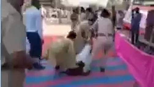 फोटोः वीडियो का स्क्रीनशॉट