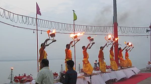 नदियों के प्रति लोगों में लगाव पैदा होने से ही खत्म हो सकती है नदियों की उपेक्षा