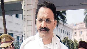 जेल में बंद विधायक मुख्तार अंसारी की तबीयत खराब, मिलने पहुंची पत्नी को भी पड़ा दिल का दौरा