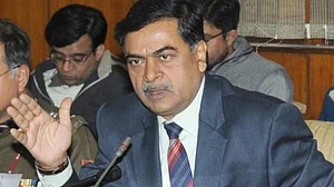 मोदी के मंत्री की खुलेआम धमकी, कहा, ‘योजना में गड़बड़ी करने वालों का गला काट देंगे’