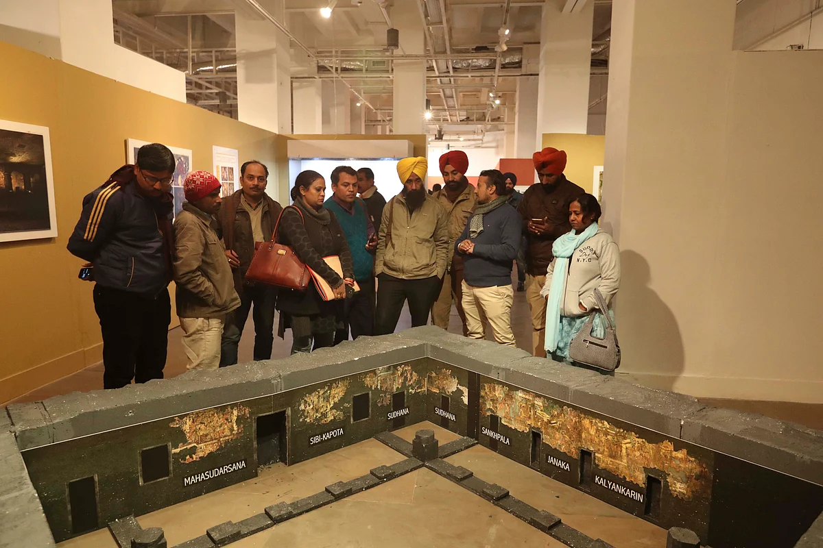 दिल्ली में उतर आई थीं अजंता की गुफाएं