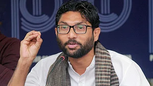 पीएम मोदी पर जिग्नेश मेवाणी का निशाना, दलित हिंसा पर चुप क्यों हैं पीएम मोदी?