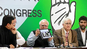 जज लोया केस में जांच को लेकर कांग्रेस ने खड़े किए सवाल, पूछा, किसे बचाया जा रहा इस मामले में?