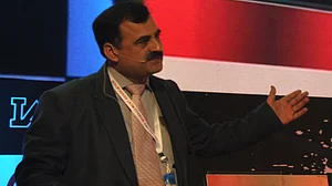 विशाल दानव बन चुके ‘आधार’ को काबू कर पाना मुश्किल, सिर्फ सुप्रीम कोर्ट ही लगा सकती है लगाम: पवन दुग्गल