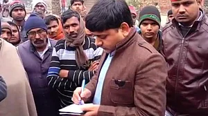 बाराबंकी में जहरीली शराब से 12 की मौत, आबकारी विभाग और डॉक्टरों की अलग-अलग दलील