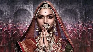 ‘पद्मावत’ विवाद: सुप्रीम कोर्ट ने खारिज की ‘पद्मावत’ के खिलाफ दायर याचिका, करणी सेना ने कहा लगाएंगे ‘जनता कर्फ्यू’