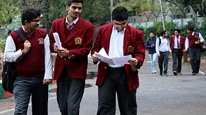 सीबीएसई के 10वीं और 12वीं परीक्षाओं की तारीखों का ऐलान, 5 मार्च से 12 अप्रैल तक होंगे एग्जाम