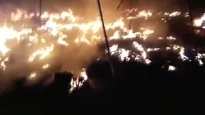 गुजरात में राष्ट्र कथा शिविर में आग लगने से 3 बच्चियों की मौत, 15 की हालत गंभीर