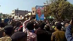 मध्य प्रदेश के विदिशा जिले में क्रिश्चियन कॉलेज में भगवा कार्यकर्ताओं का उत्पात, करना चाहते थे ‘भारत माता’ की आरती