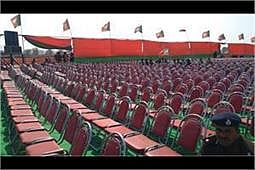 “त्रिपुरा में रैली कर रहे मोदीजी तक आवाज पहुंचा दो भाइयों”: कहते रहे अमित शाह, लेकिन खाली कुर्सियों से आवाज कैसे आती!