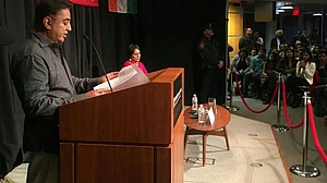 कमल हासन का बड़ा बयान- रजनीकांत की राजनीति का रंग भगवा हुआ तो उनके साथ गठबंधन नहीं