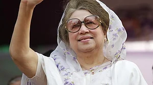 बांग्लादेश की पूर्व पीएम खालिदा जिया को 5 साल की सजा, भ्रष्टाचार के मामले में दोषी करार