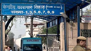 बिना सीसीटीवी कैमरों के ही चल रही है दिल्ली की तिहाड़ जेल