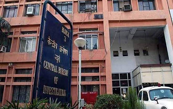 जीएसटी रैकेट का भांडाफोड़, कमिश्नर की पत्नी रिश्वत में पैसे के अलावा लेती थी टीवी-फ्रिज और मोबाइल