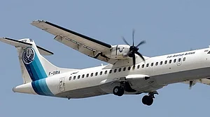 ईरान: तेहरान से उड़ा विमान क्रैश, 66 लोगों की मौत