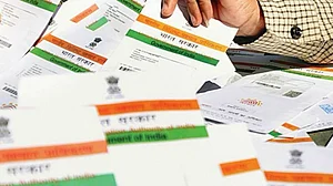 अगर आपका आधार कार्ड लेमिनेटेड या प्लास्टिक वाला है तो यह खबर आपके लिए है