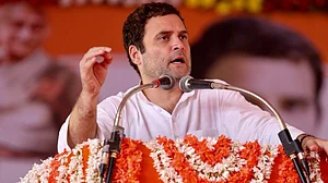 बीजेपी और आरएसएस के लोग देश को बांटने की कर रहे हैं कोशिश: राहुल गांधी