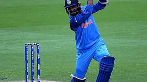 आखिरी गेंद पर दिनेश कार्तिक के बल्ले से निकला छक्का और हो गया निदास ट्रॉफी पर भारत का कब्जा